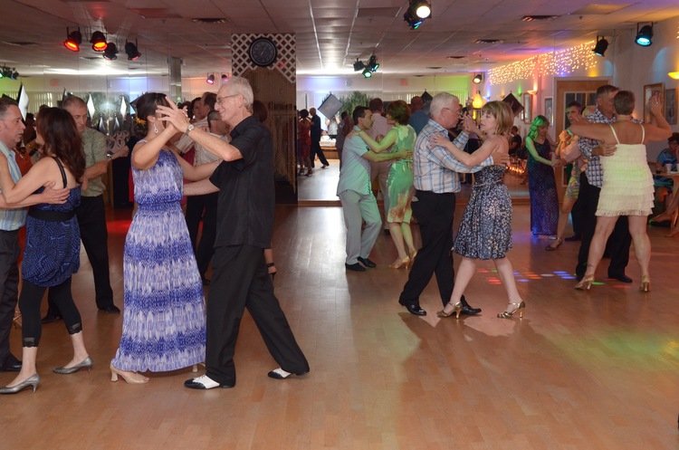 Ballroom dancing can scale back aging-related mind atrophy within the hippocampus (and, greater than treadmill strolling!)